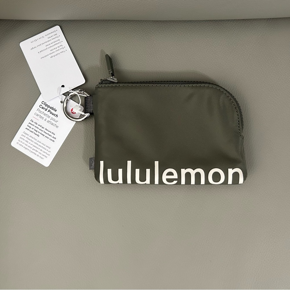 NWT Lululemon Clippable Card Pouch Grey Sage/ White Opal
